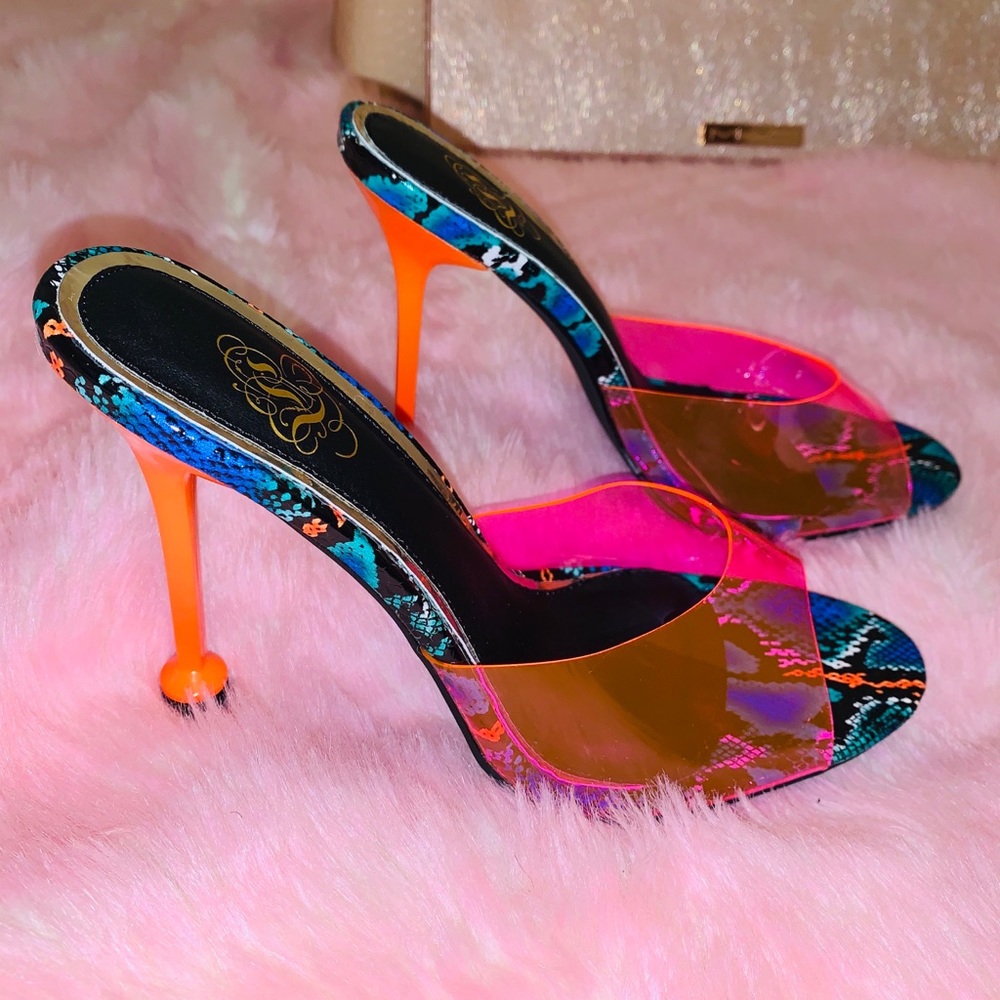 ✨✨Safaria Heels✨